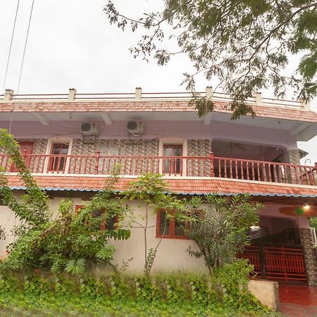 Oyo 24053 Auro Gp Guest House Auroville Exterior foto